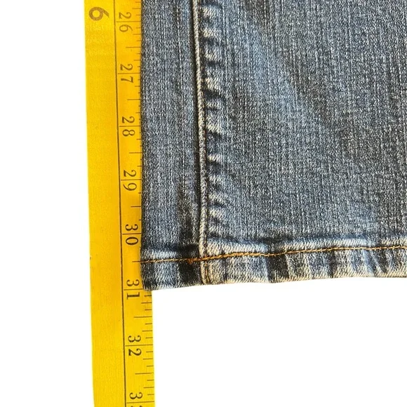 Women's Straight Leg Denim Jeans - Picture 8 of 11
